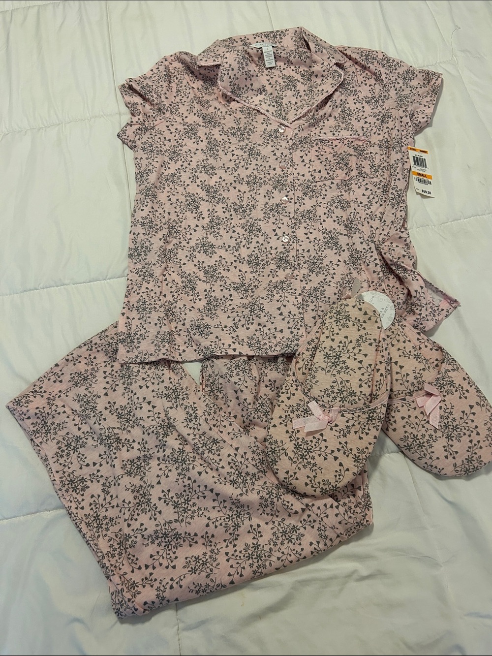 Womenโs Pink Floral Pajama Set with Slippers - Brand: